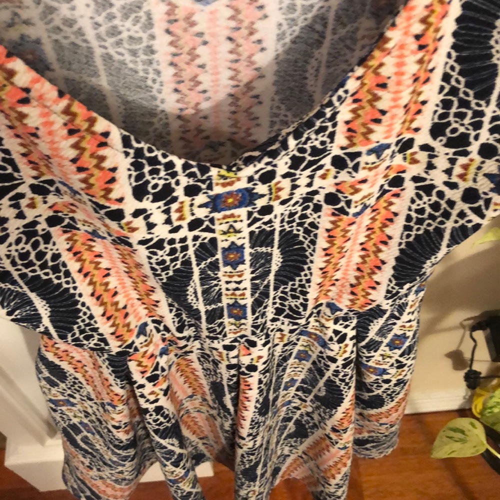 Patterned Midi Dress - Picture 2 of 4